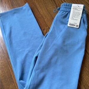 NWT Lululemon Aero Blue Softstreme pants